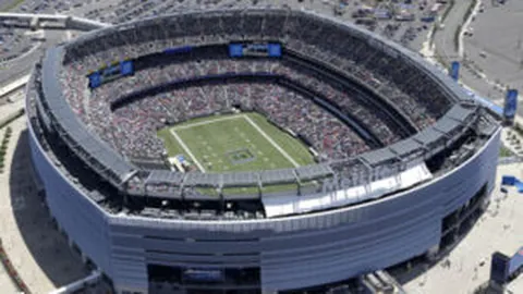 上海海港中超九连胜，力克武汉三镇不败金身再续